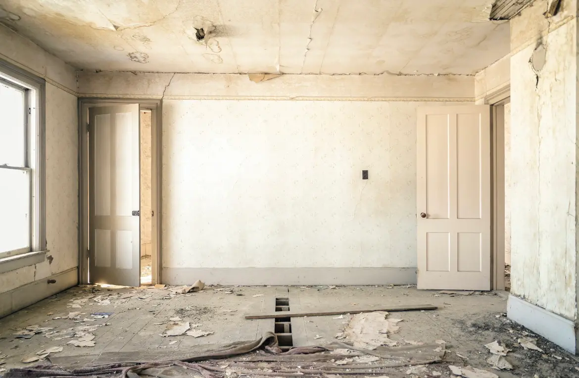 Waste disposal crew managing a cleanout project in Selma